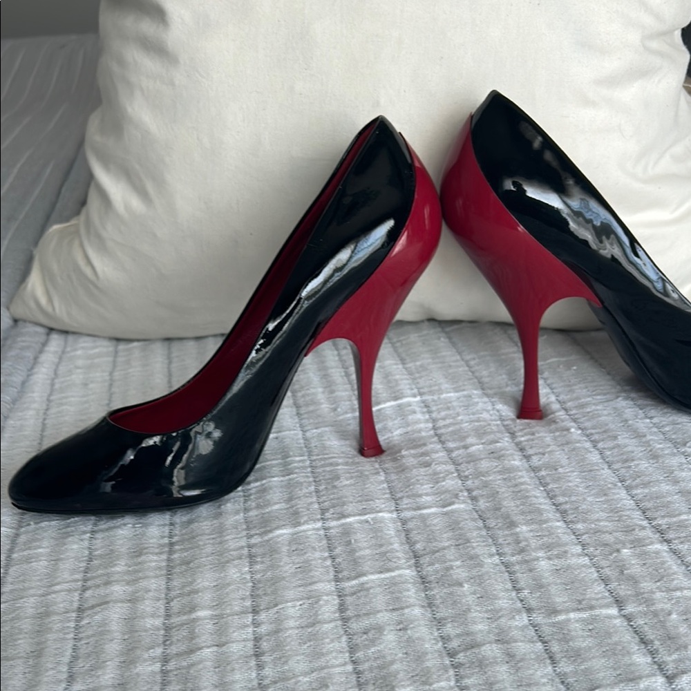 Miu Miu Black and Red Patent Leather Heels in good condition